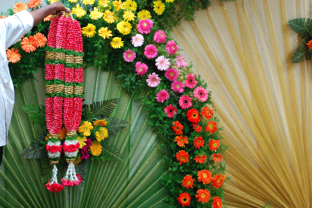 Maalai by Nila Decoration
